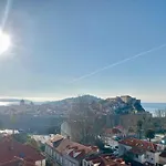 Summer-Sea View Apartment